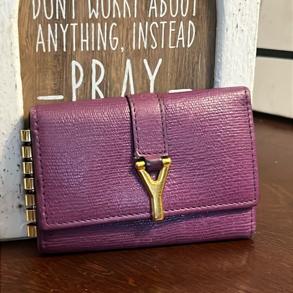 YSL Yves Saint Laurent "Y" 6-ring Leather Key Case in Purple w Gold Hardware EUC - Picture 3 of 17